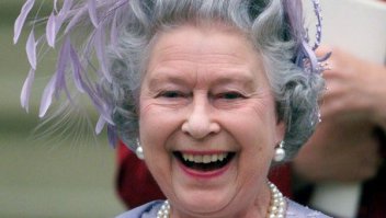 ... плюсую за мотив и порыв!!!! Ну просто хорошо когда женщины стремятся к чему то большему чем быть тупой ... тупой... чем быть тупой :) Женщины вообще умнее чем мужчины к контексте политики!!!!! Ведь у них нет члена что бы ими мерится