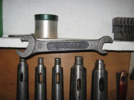 Можно, но не стоит. У меня три станка вытащены с металлолома, два уже работают. Минимум еще один пристроен в хорошие руки. А уж инструмента восстановленного и того поболе. 
Пример - как Вы думаете, сколько этому старичку лет? Тоже с метлома, и сам по себе антуражен. Это я к чему - делая что-то своими руками, помните о творениях других рук. И постарайтесь их ценить. Для своего рукоделия сырья более чем в достатке.
С Новым годом!