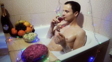 он опять отослал Эми домой?