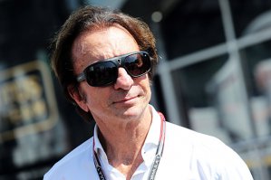 Эмерсон Фиттипальди к счастью жив здоров и ещё хорошо работает.