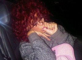 12 человек, которым удалось уйти в пьяную отключку наилучшим возможным образом