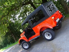 А вот вам, знаменитый ГАЗ-69, Армена из Сочи.
Очень вдумчивая, кропотливая и грамотная работа.
Не на 4 лимона, но очень и очень зачётно.
Повторили бы хоть так.