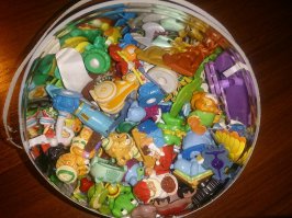 Я своё сокровище детства берегу)