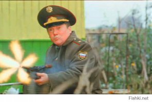 "Матёрый попался,надо бы его кортиком запороть!"