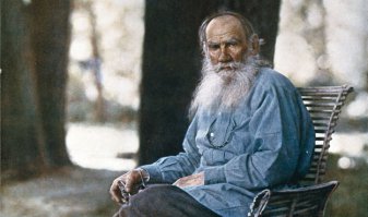 В мае 1908 года Прокудин-Горский провел три дня в семье Толстых в Ясной Поляне. Результатом этой поездки стал фотопортрет Льва Николаевича Толстого