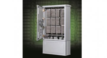 это не трансформаторная будка, а коммутационный щит городской АТС (телефонный)
вот как выглядит не расписанный щит.
на третьей фото то что внутри(это старые колодки. сейчас более современные - последнее фото)