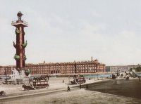 Хорошо, что сейчас Зимний дворец перекрашен - прежний он на какой-то завод или фабрику похож был