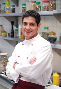 Сегодня в такую одежду все могут одеться. Вернее, одеться могут не только лишь все, мало кто может это делать!