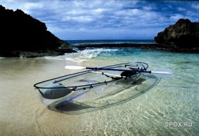 ... лодки из прозрачного монолитного поликарбоната делают сейчас методом формования, а не с помощью заклепок  ... наши даже из сотового поликарбоната делают