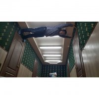 В бахилах, что бы стены не марать