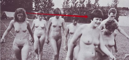 А она вообще одевалась в молодости?