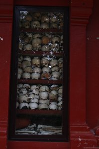 Вот тоже с Камбоджи))) Не все там  так дешево, как пишут... Да и срачь там жуткий. Границу с Таиландом переходили-думал бливну. Коррупция в России даже не снилась такая)))можно купить что и кого угодно))