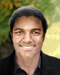 А так бы Майкл выглядел в 50 лет, если бы вообще не делал операций: