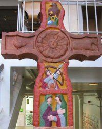 Вот вам фото медальона Греческого (дата медальона до 3 века до Рождества Христова)
 Вот вам фото креста "языческого" славянского.
 Вот вам фото креста православного.
 Вот вам картина распятия в Риме.
 Сами думайте у какого символа распятия общее начало.

 Язычеством называют веры многих народов до Христианского периода.

 Масленица откройте календарь церковный и посмотрите кто какие праздники гуляет. Сырная (Масленица) - неделя перед Великим Постом, Прощённое воскресенье.

 Колядки появились еще в языческие времена. Их пели 21 декабря, в день зимнего солнцестояния (праздник Коляды). С принятием на Руси христианства обряд колядования приурочили к празднованию Рождества Христова. В народных колядках переплетены языческие и христианские мотивы. 

 Пришла коляда
 Накануне Рождества
 Дайте коровку
 Масляну головку
 Из зерна пирог
 И радость на порог
 Новый год пришёл
 Старый угнал.
 Ходи народ солнышко встречать
 Холод прогонять!