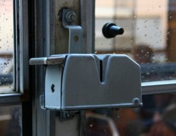 Позже появились вот такие компостеры...