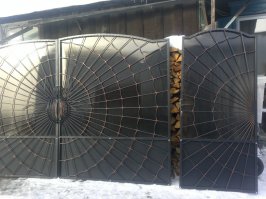 Решетка на окно славная, я недавно подобные ворота сделал.