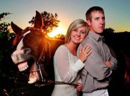 Похоже что парочку наложили на лошадь