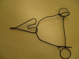 Еще из этой проволоки подобные головоломки можно делать.