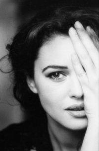 я старый.
и мне Белуччи и Люси Ли пока больше по вкусу