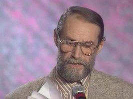 Бляха, прочитал имя автора, чуть огурцом не подавился!