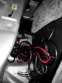 По поводу кривых рук: на днях переделывал установленный на Yeti парктроник. Фото ниже. Это, кстати, работа официального дилера.