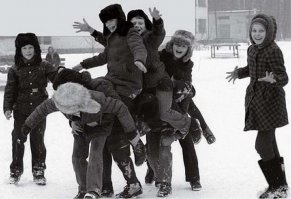 Маленькие хулиганы. А как вы развлекались в детстве? 