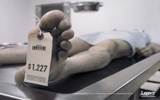 Я точно знаю что будет с теми, кто съедает 1 куриное яйцо в день:
Они умрут!

Впрочем, те, кто не съедает тоже.