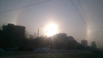 Челябинск. Зимой при ясной холодной погоде постоянно такое.