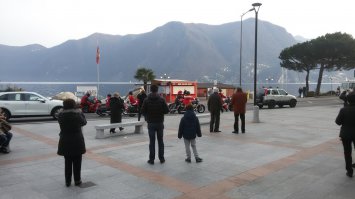 Декабрь 2015, Швейцария, отряд мотоклаусов :)