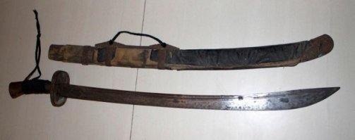 Собственный опус в доказательство выдвинул. :) А ничего, что ты там сам себе противоречишь? Китайский шоудао у тебя назван мечом, но он имеет изогнутый клинок и елмань. Всё, что на фото ты отнёс к мечам. Но не ты ли только что усирался, что елмань - прям таки неотьемлимый признак сабли, и что катана меч именно потому, что елмани у нее нет. А если елмань - то это сабля без вариантов. Что то ты друг запутался совсем. :)