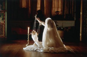 Напомнило. (х/ф "Другие" ужасы/триллер)