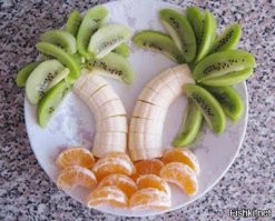 Проще всего сделать такой десерт: