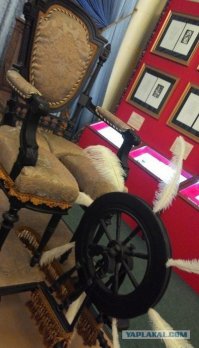 Кресла бывают разные...