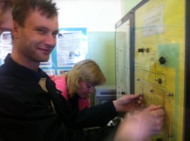 весело крутим регуляторы на стенде)))