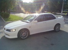 живой экземпляр можно было найти только за границей? я езжу на Аккорде 98-го года, купленном там же где живу, а живу я в Барнауле, до этого он ездил здесь же и даже до этого он всяко ездил в России, и он у меня далеко не мертвый