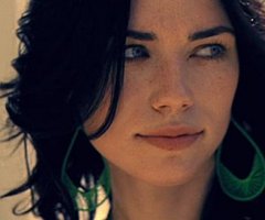 Многие фото, простите, просто неприятны. А вот мне больше нравятся вот такие, хотя веснушек тут мало: