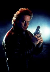 Черный дождь (1989)
Режиссер: Ридли Скотт
Оператор: Ян де Бонт
В главных ролях: 
Майкл Дуглас, Энди Гарсиа