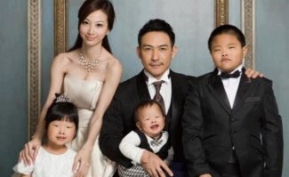 отлично! а потом китайский мужчина подал на развод и одновременно в суд, требуя моральной компенсации в 120 тысяч долларов, на свою жену за то, что она скрыла многочисленные пластические операции до брака, и ее не очень удачные внешние данные передалась их детям.