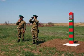 И вам скину фото работника ФСБ.Сколько у них общего?