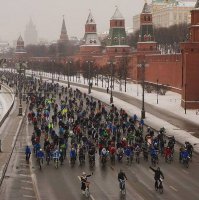 Как же нельзя ездить на велосипеде? Да вон же сколько