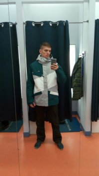 Про одежду.
Купил сегодня куртку для сноубординга, показал другу, а он мне фотку присылает. Поржали.