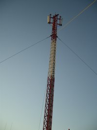 Мы, вот, сами, вручную, мачты для сотовых операторов, собирали. :) 

Типа таких: