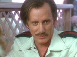 Вспомнилась роль Джеймса Вудса в "Казино". Классный актер и при этом очень умен!