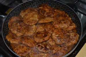 нафуй бургеры всякие, мы с мамиными котлетами проживем!!!