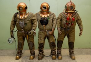 ваще ничё не промокает + держит давление в лужах ))