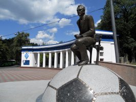 Памятник Лобановскому.