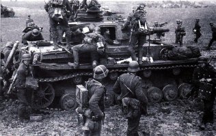 Мне известна только одна фотка танка PzKpfw IV под Вязьмой.