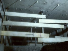 В последствии настилы были обрезаны в размер, ибо сейчас не совсем приятно по ним ходить)