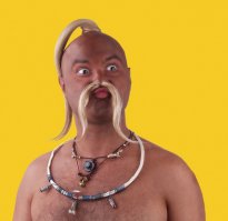 ЛЯШКО ВНЕЗАПНО СКАЗАЛ ПРАВДУ: ПАПУАСЫ МЫ БЫЛИ, ПАПУАСАМИ И ОСТАЕМСЯ

Для Петра Порошенко глава Нацбанка Валерия Гонтарева — лучший банкир мира.
 
А американские эксперты считают Гонтареву — одним из худших банкиров в мире. Американцев наверняка подкупила российская ФСБ. Или они просто ничего не понимают в экономике. Именно поэтому количество проданных автомобилей в США в прошлом году — 14600000 авто! Абсолютный рекорд за последние годы. А в Украине в прошлом году продали всего 47 000 авто — тоже абсолютный рекорд, только отрицательный. На всю пятидесятимиллионное страну! 47000 !!
 
Откуда у американцев рекорд? Они покупают авто в кредит под 3% годовых. И еще у них бензин — почти бесплатный, потому что цена на нефть — около плинтуса. А у нас кредит в коммерческом банке под 30% хрен возьмешь, а цены на бензин — стоят, а некоторые из монополий даже поднимают. И плевать им на бесплатную нефть, у нас бензин из ослиной мочи делают, а она дорогая.
 
Один из ярких примеров. Мы с Виктором Галасюком полгода доказывали необходимость принятия закона об освобождении от уплаты пошлины и НДС ввозимых в Украину электромобилей. Весь мир пересаживается на электромобили, через лет 10-20 бензиновые будут раритетными, а нас с Виктором чуть ли не половина парламента обвиняли в лоббировании интересов электромобильной мафии. Мафии такой в Украине нет, в прошлом году к нам завезли около 400 электромобилей. Зато как завозить тысячами — это и экология, и обслуживающий сервис, и снижение энергозависимости.
 
И таких примеров — множество. Бьешься, как рыба об лед, чтобы что-то изменить в своей отсталой, развалившейся, изнасилованной, обворованной, обманутой, никому в мире не нужной Украине, а из тебя еще и дурака все время делают.
Рекомендуем:  Когда пуста партийная казна: Ляшко стал сутенером и выставляет на продажу в соцсетях своих боевых «радикалов»

 
Именно поэтому у нас Гонтарева — лучший банкир в мире (при большом обвале гривны), Порошенко — лучший президент и переговорщик (хотя в Украине всех раком ставят), Яценюк — лучший премьер (при катастрофическом обнищании всей нации). Папуасы мы были, папуасами и остаемся. И Революция Достоинства ничему нас не научила.