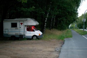 Мерси, позабавил.
Бывал я там и рекомендую, кто в те края попадёт, тоже посетить.
А музей там не просто так - возле Мунстера как раз самые большие полигоны, танковые части.
И, что прикольно, - проститутки там вдоль дороги на своих кемперах "трудятся". Солдатиков развлекают.